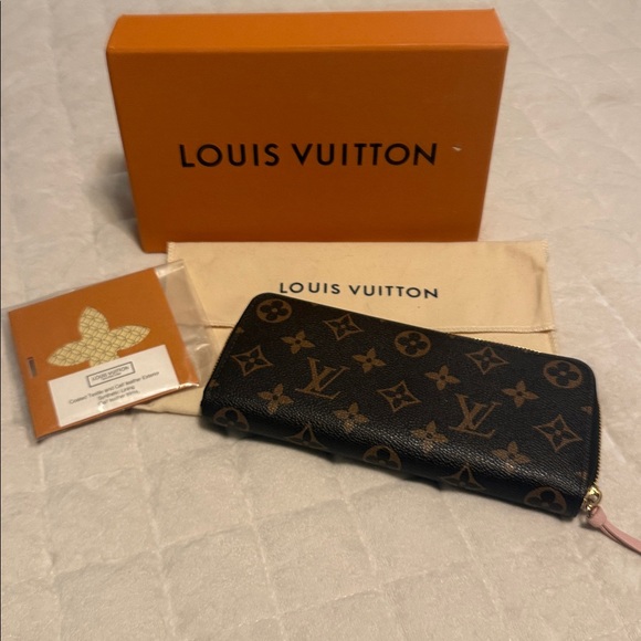 Louis Vuitton Monogram Wallet with Rose Ballerine trim 🩷 - Picture 1 of 13